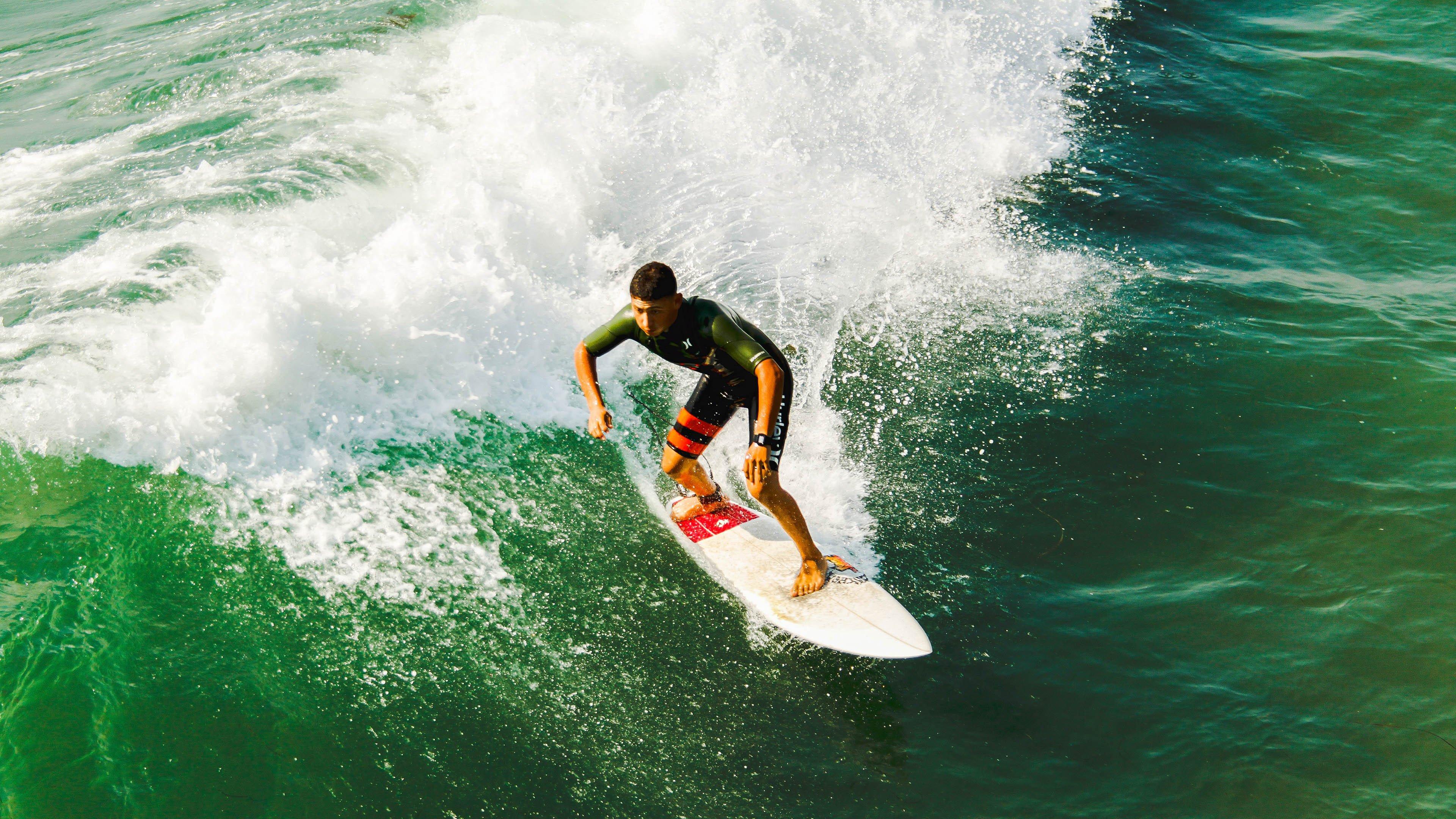 皇家马德里与巴塞罗那激战西甲巅峰对决,VAR争议成焦点