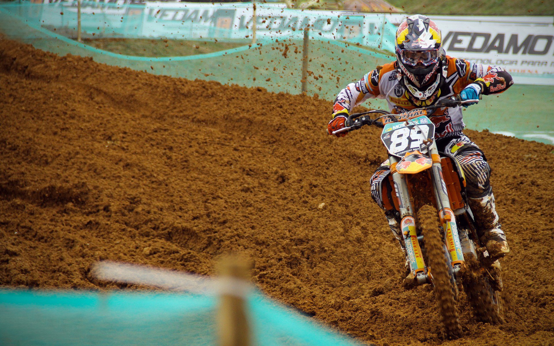 纳达尔强势回归红土赛场,法网前奏展现王者风范